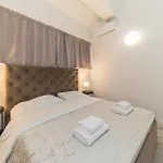 Lukas By Belmont Realty Daire *