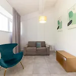 Daire Lukas By Belmont Realty