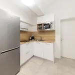 Lukas By Belmont Realty Daire