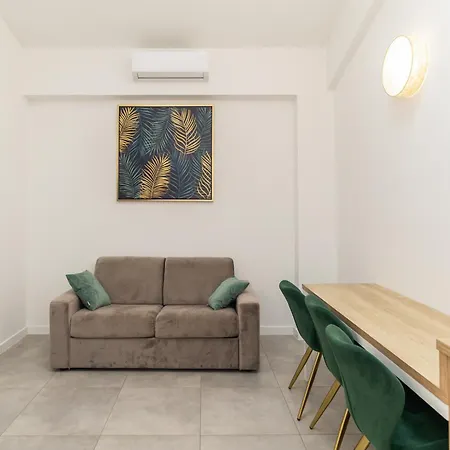 Lukas By Belmont Realty 아파트