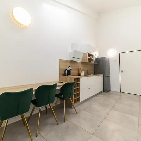 아파트 Lukas By Belmont Realty