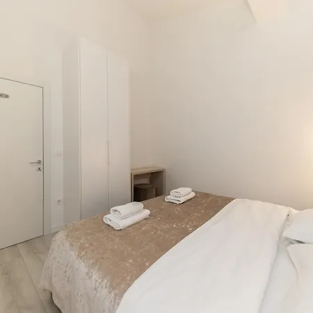 아파트 Lukas By Belmont Realty