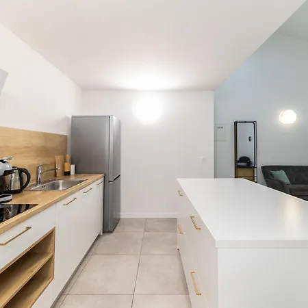 아파트 Lukas By Belmont Realty