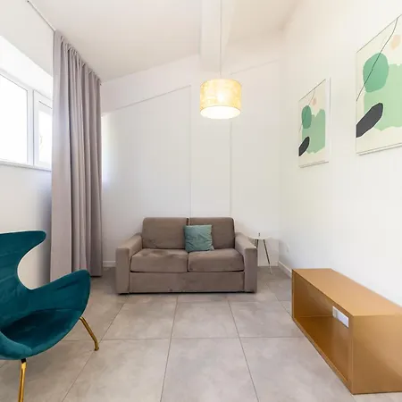 아파트 Lukas By Belmont Realty *
