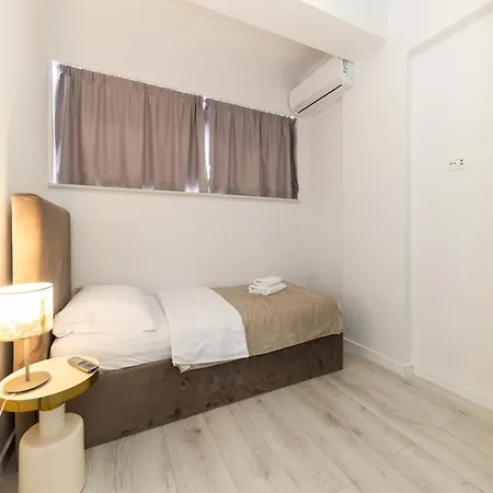 아파트 Lukas By Belmont Realty