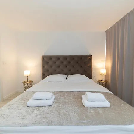 Lukas By Belmont Realty * 자다르