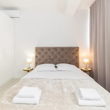 아파트 Lukas By Belmont Realty *