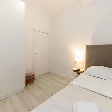 Lukas By Belmont Realty * 자다르